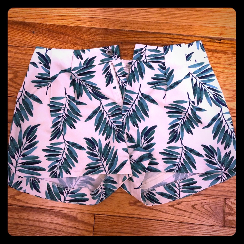 ❗️short sale❗️JOA botanical print shorts